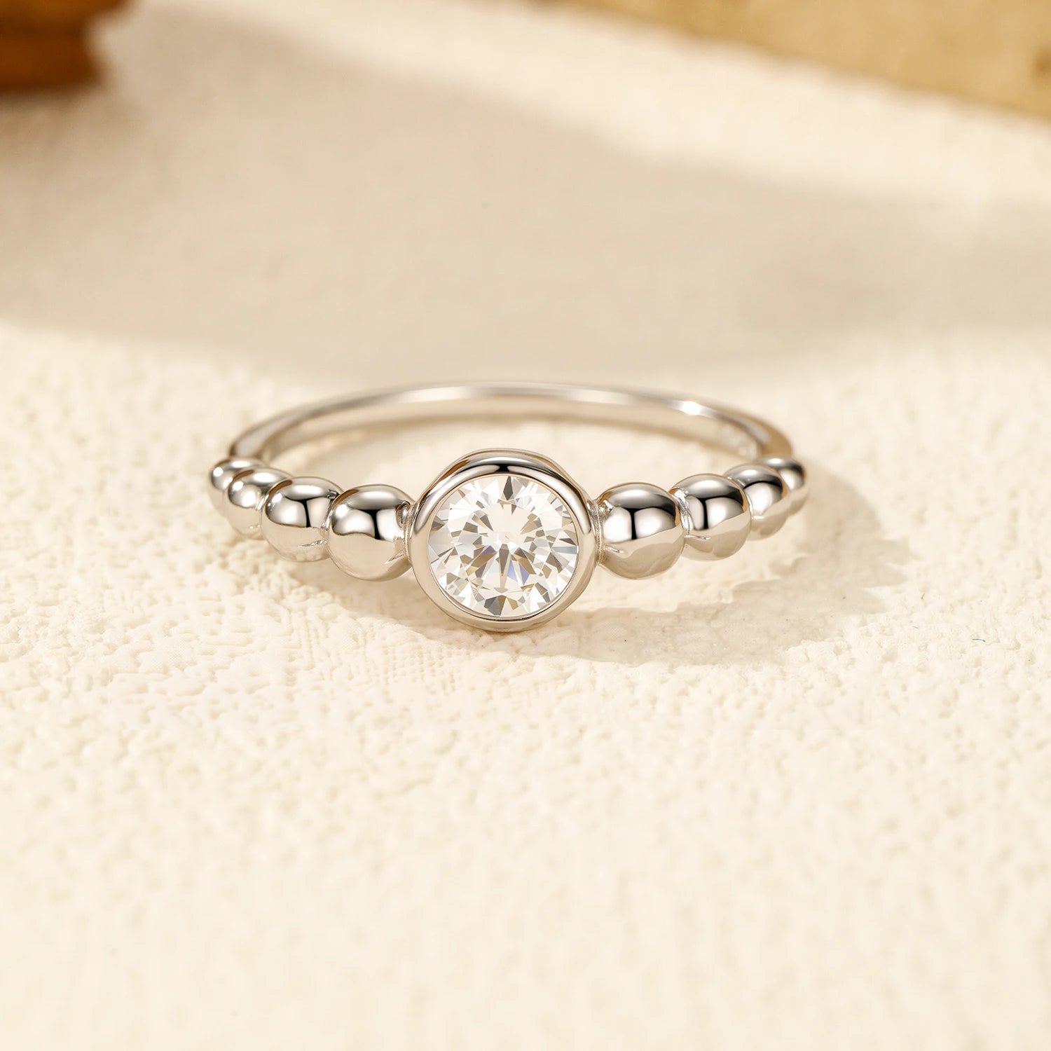 Mona Ring